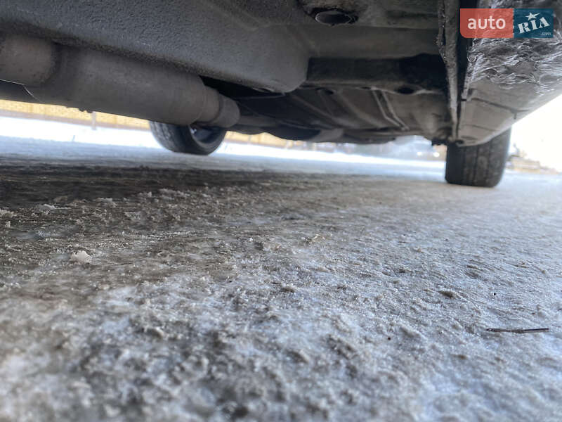 Седан Opel Omega 2000 в Полтаве