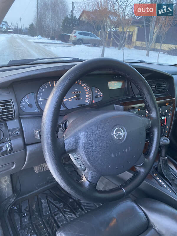 Седан Opel Omega 2000 в Полтаве