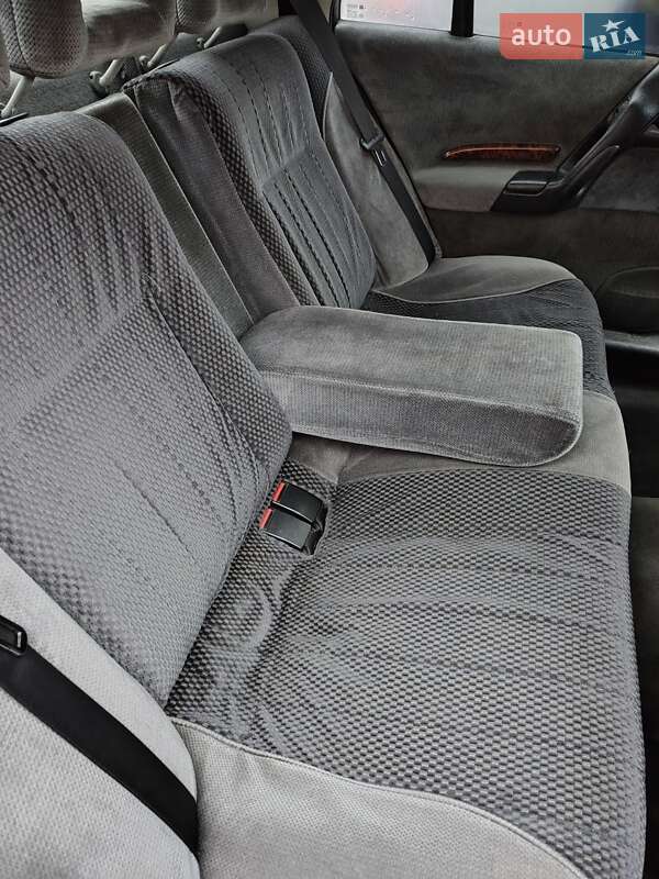 Седан Opel Omega 1995 в Львове