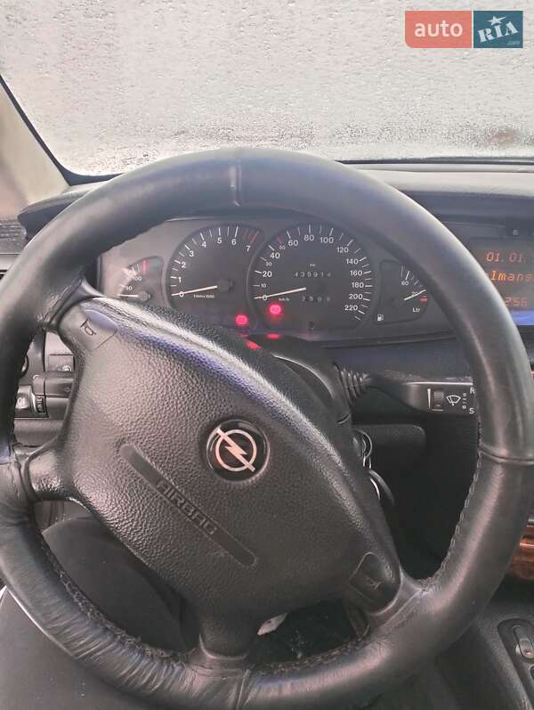 Седан Opel Omega 1996 в Каменец-Подольском