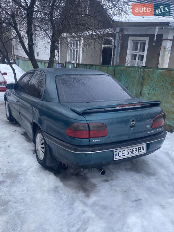 Седан Opel Omega 1995 в Черновцах