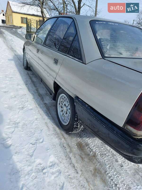 Седан Opel Omega 1987 в Владимире
