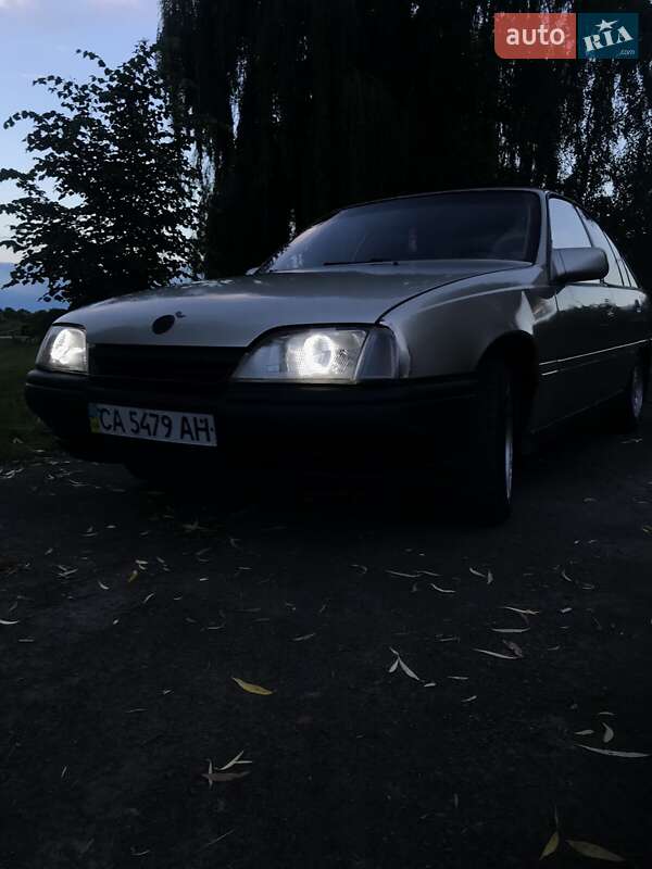 Седан Opel Omega 1987 в Владимире