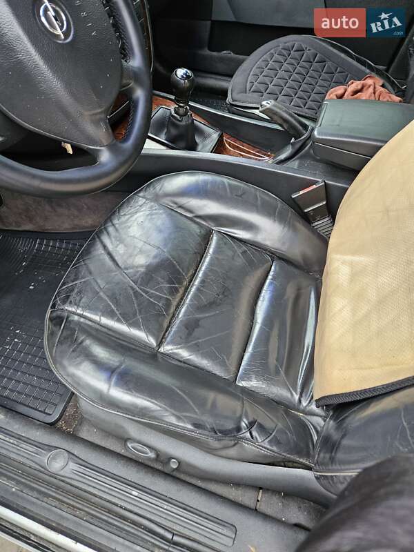 Седан Opel Omega 2001 в Луцке фото 25 Седан Opel Omega 2001 в Луцке