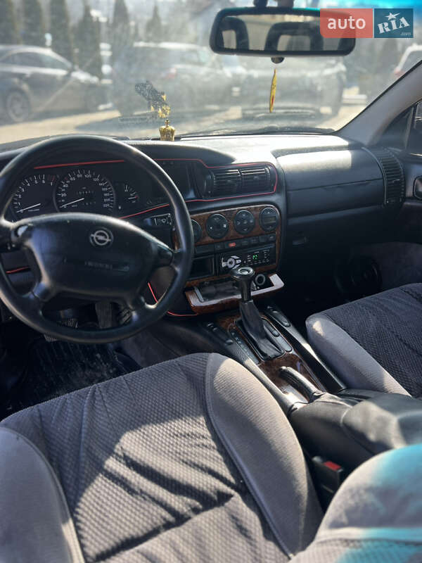 Седан Opel Omega 1995 в Черновцах фото 5 Седан Opel Omega 1995 в Черновцах