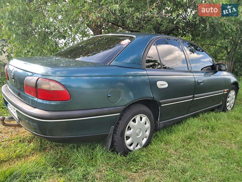 Седан Opel Omega 1996 в Мурованих Курилівцях