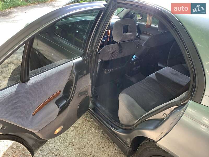 Седан Opel Omega 1997 в Каменец-Подольском