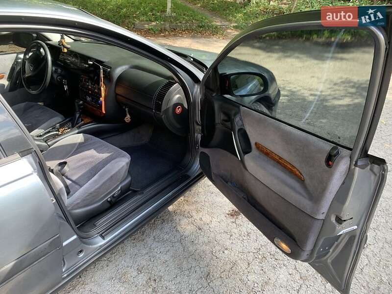 Седан Opel Omega 1997 в Каменец-Подольском