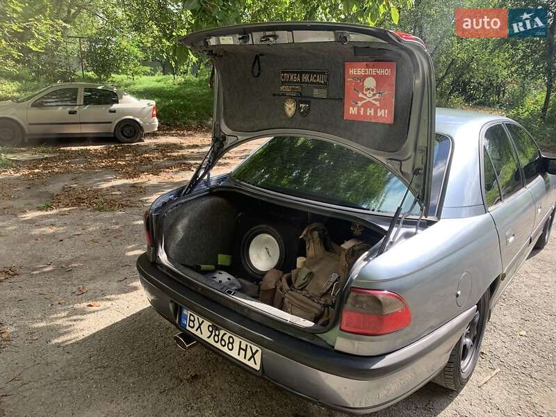 Седан Opel Omega 1997 в Каменец-Подольском