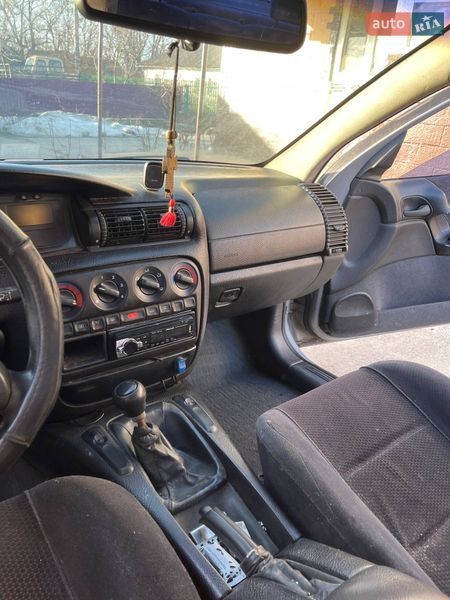 Седан Opel Omega 1995 в Чечельнике