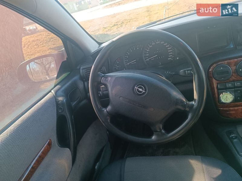 Седан Opel Omega 1997 в Охтирці