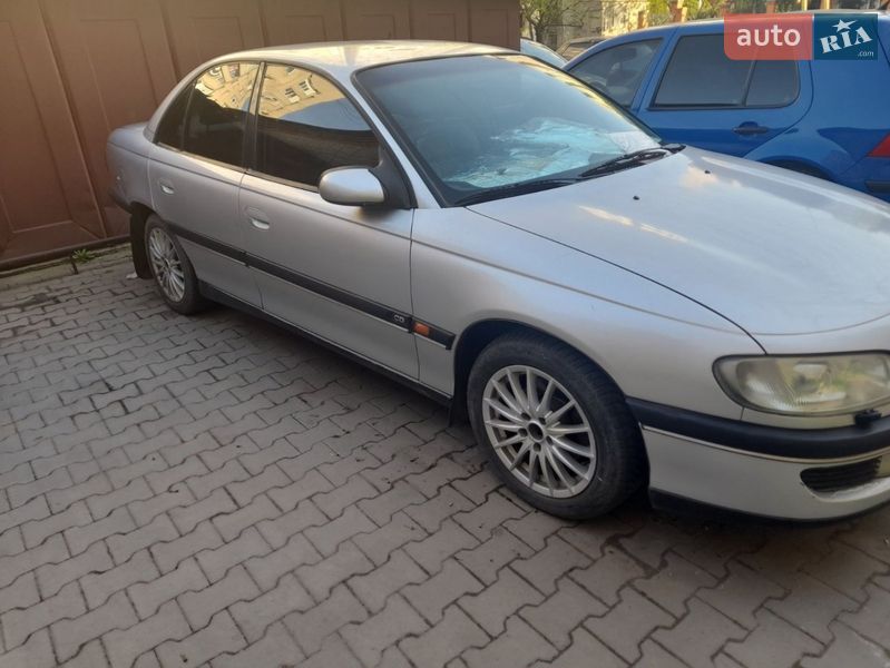 Седан Opel Omega 1998 в Сумах