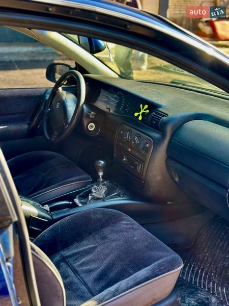 Седан Opel Omega 1996 в Львові