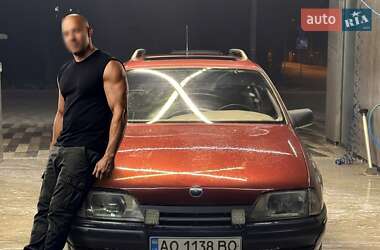 Універсал Opel Omega 1989 в Ужгороді