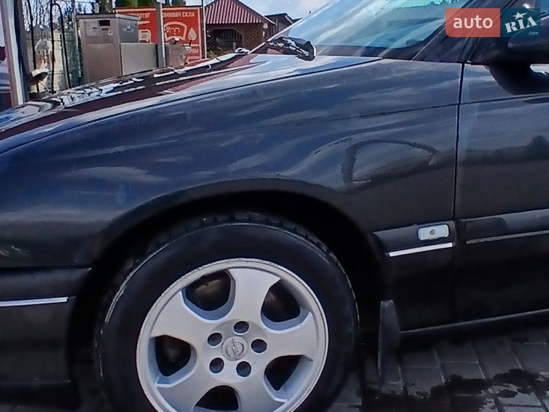 Седан Opel Omega 1998 в Олевську