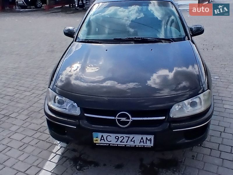 Седан Opel Omega 1998 в Олевську