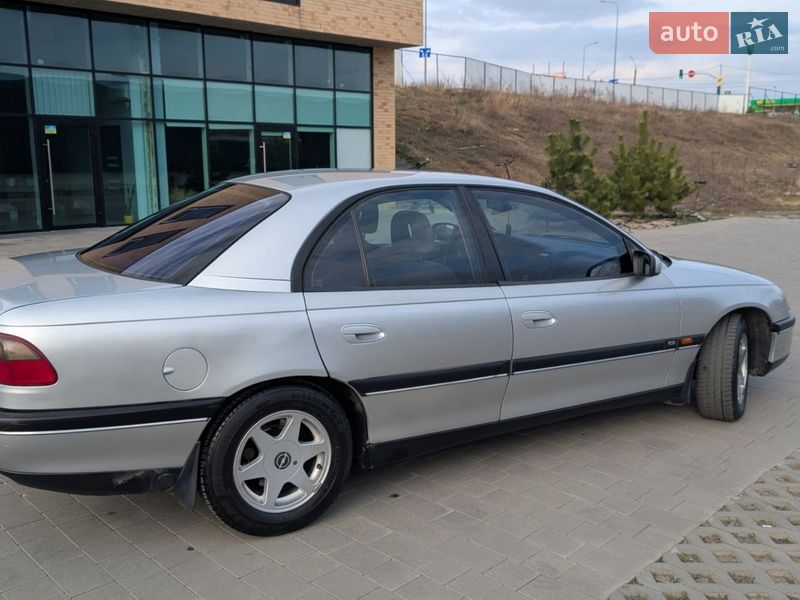 Седан Opel Omega 1996 в Хмельницком