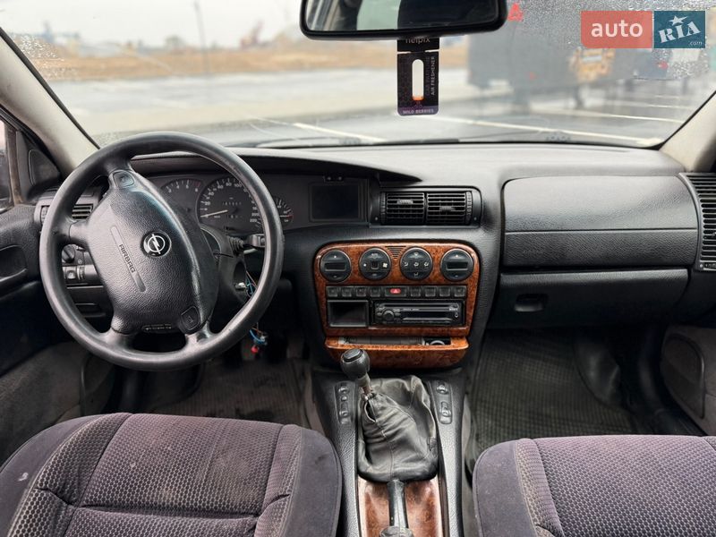 Седан Opel Omega 1999 в Ровно