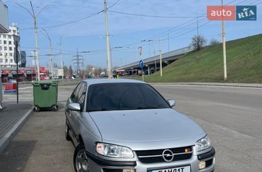 Седан Opel Omega 1999 в Киеве