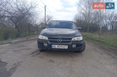Седан Opel Omega 1999 в Иваничах