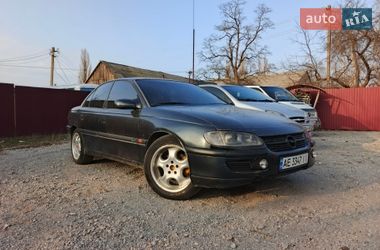 Седан Opel Omega 1999 в Перещепине
