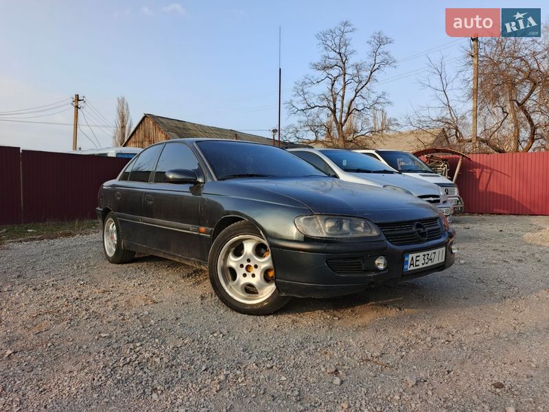 Седан Opel Omega 1999 в Перещепине