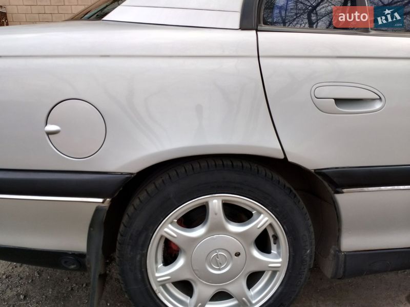 Седан Opel Omega 1997 в Корсуне-Шевченковском