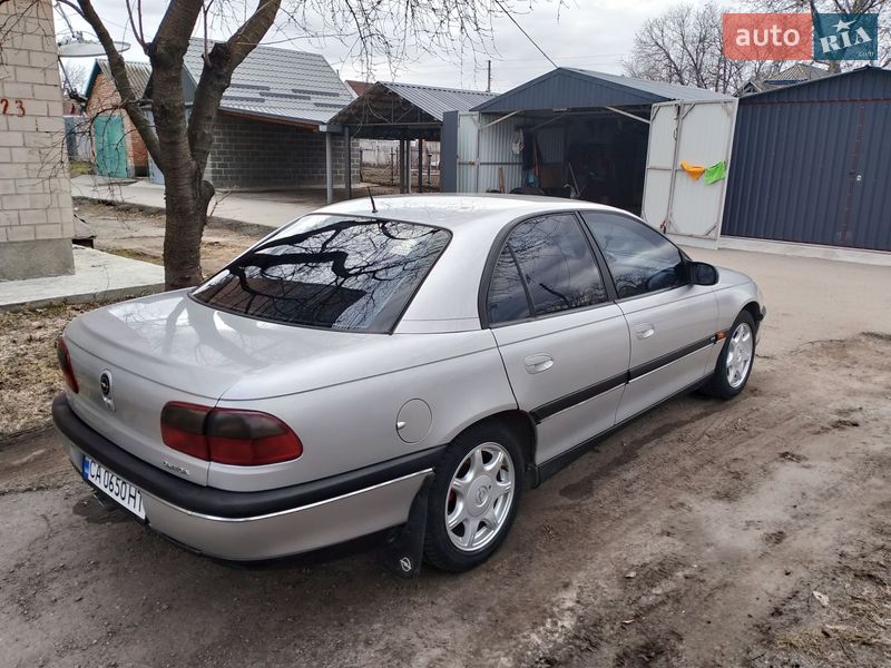 Седан Opel Omega 1997 в Корсуне-Шевченковском