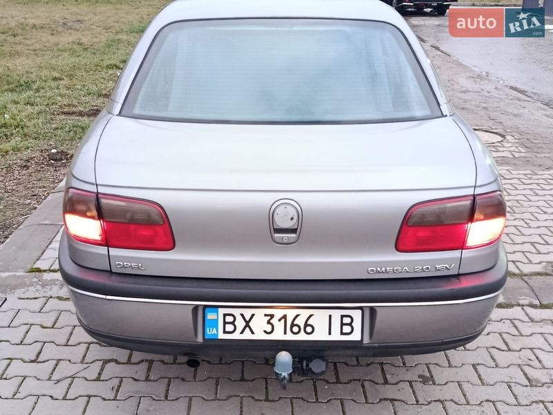 Седан Opel Omega 1995 в Дунаевцах