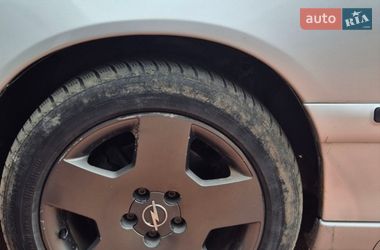 Седан Opel Omega 2002 в Тернополе