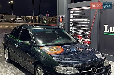 Седан Opel Omega 1997 в Стрию