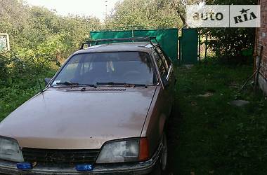 Седан Opel Rekord 1985 в Львове