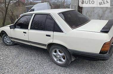 Седан Opel Rekord 1985 в Тернополе