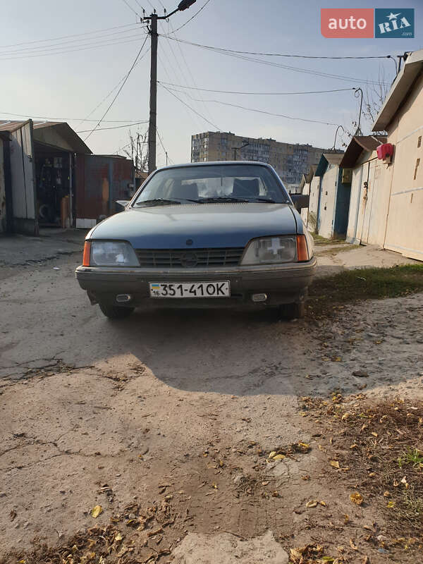 Седан Opel Rekord 1985 в Одесі