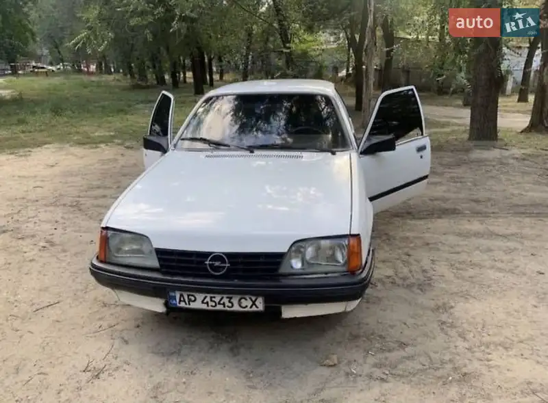 Opel Rekord 1986