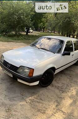 Седан Opel Rekord 1986 в Запоріжжі