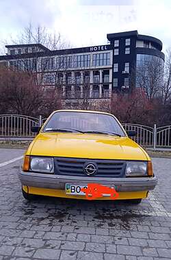 Седан Opel Rekord 1980 в Тернополе