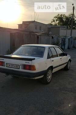 Седан Opel Rekord 1985 в Києві