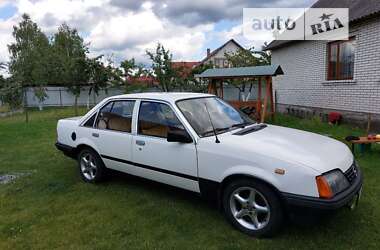 Седан Opel Rekord 1983 в Рівному