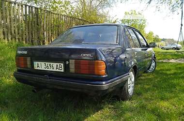 Седан Opel Rekord 1983 в Макарове
