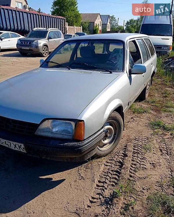 Универсал Opel Rekord 1986 в Изюме