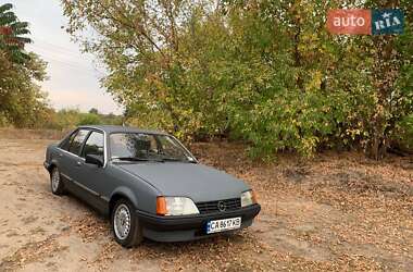 Седан Opel Rekord 1986 в Черкасах