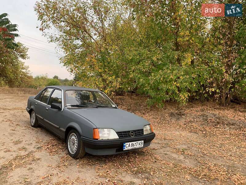 Opel Rekord 1986