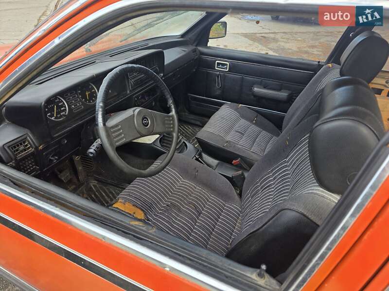 Седан Opel Rekord 1980 в Днепре