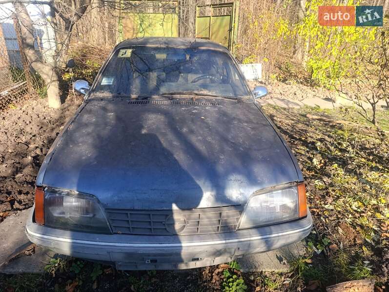 Седан Opel Rekord 1986 в Виннице