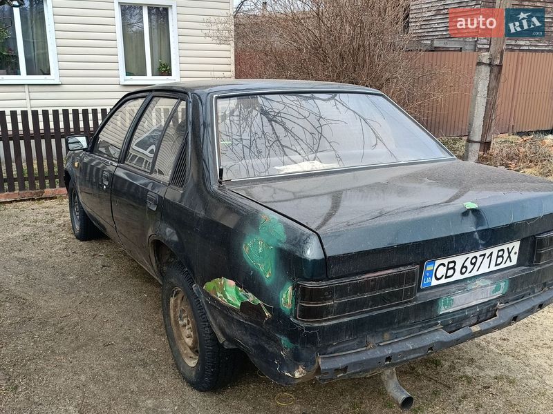 Седан Opel Rekord 1979 в Семенівці