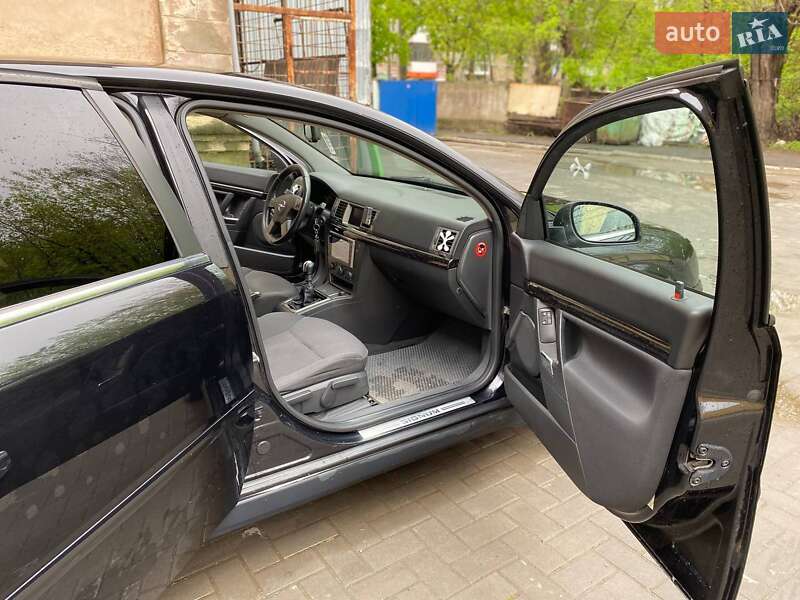Хэтчбек Opel Signum 2005 в Кривом Роге