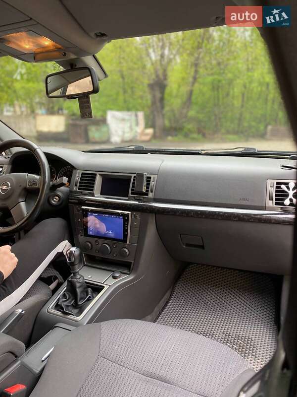 Хэтчбек Opel Signum 2005 в Кривом Роге