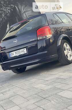 Хэтчбек Opel Signum 2006 в 