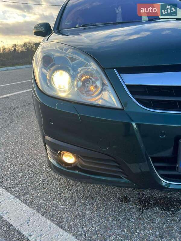 Хэтчбек Opel Signum 2005 в Черновцах